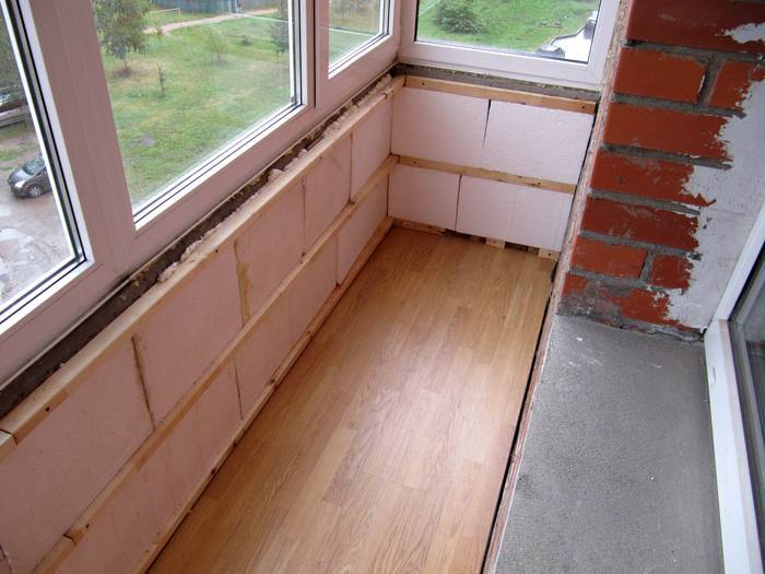 Какой толщины должно быть утепление балкона, чтобы на нем было тепло?