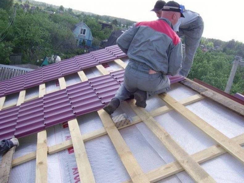 Как сделать крышу из металлочерепицы – преимущества материала, руководство по монтажу