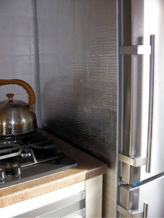 Можно ли ставить холодильник возле газовой трубы: тонкости безопасного размещения оборудования